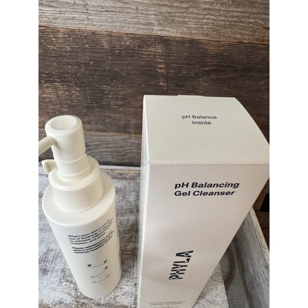 PHYLA pH Balancing Gel Cleanser 100ml – Clarifying Face Wash |‎ MSRP = $32